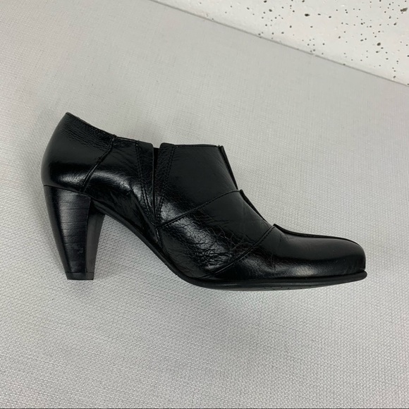 Fidgi size 36 Black Leather Ankle Boots with 2.5” Heel - Picture 12 of 12